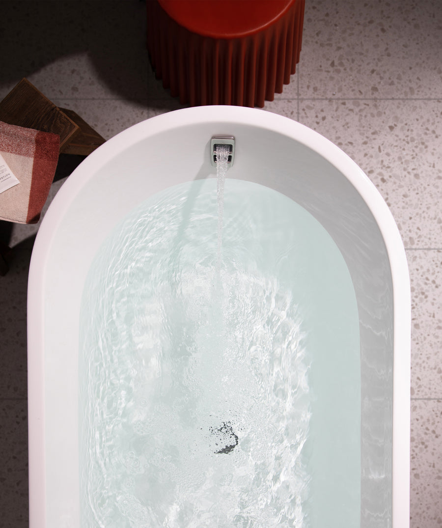 Limni 101 freestanding bath with Smartfill system